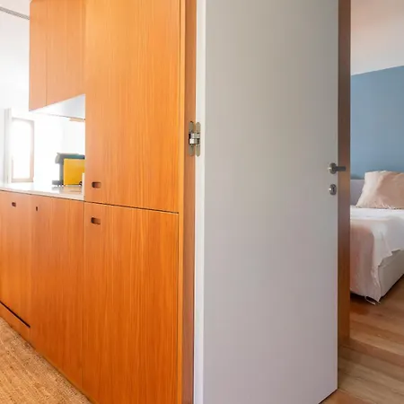 Bright In Miragaia By Lovelystay Apartment