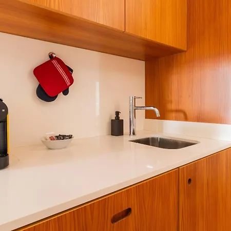 Bright In Miragaia By Lovelystay Appartement Oporto